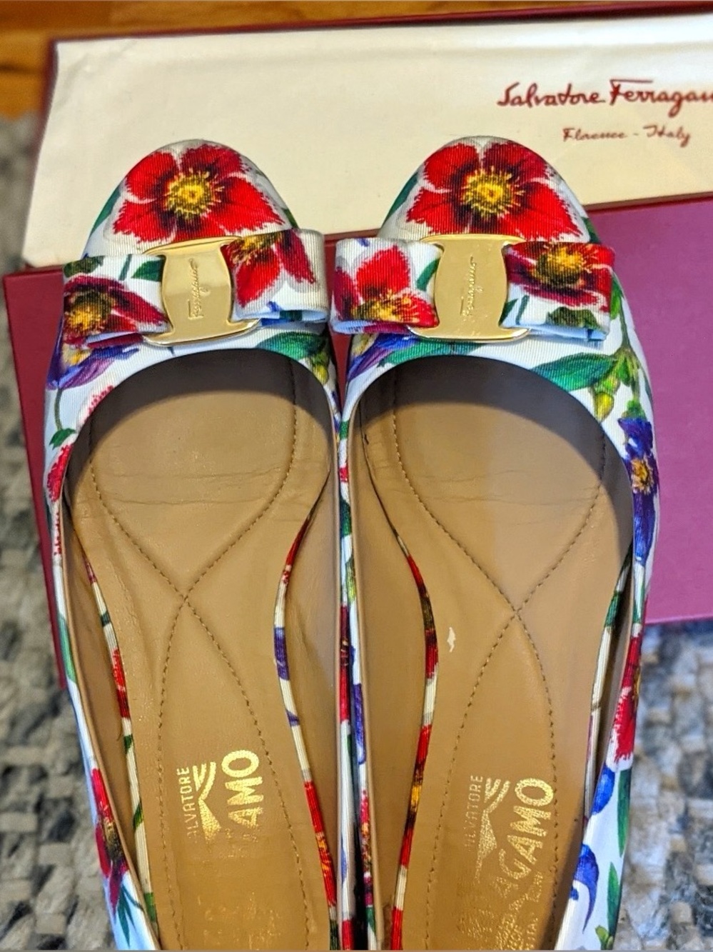 Salvatore Ferragamo Varina Bow Ballet Flats - Floral Print